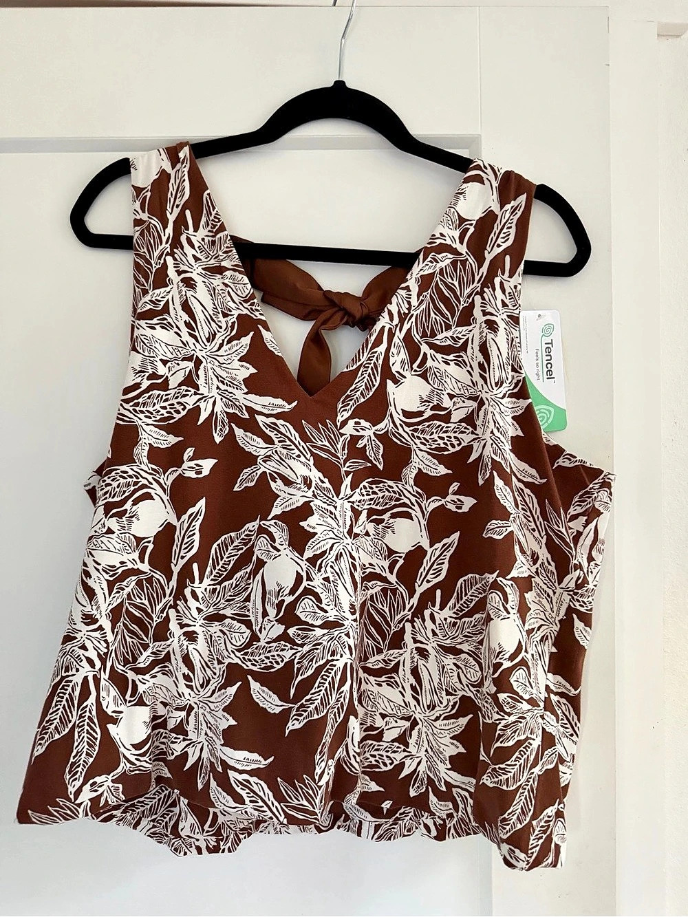 Lands End Floral Sleeveless Blouse in Brown & White NWT